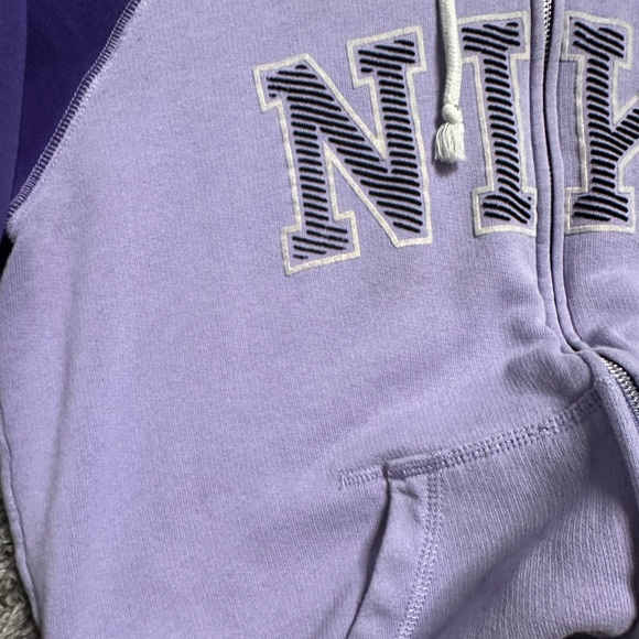Late 2000s Nike Zip Hoodie - Picture 3 of 5